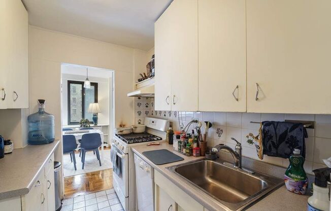 1 bed, 1 bath, 825 sqft, $4,245, Unit E5E