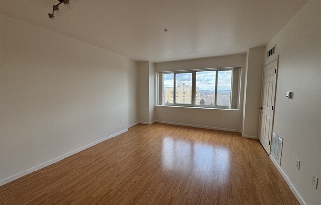 1 bed, 1 bath, 756 sqft, $2,300, Unit 801