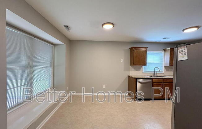 1403 BUCKHORN RD
