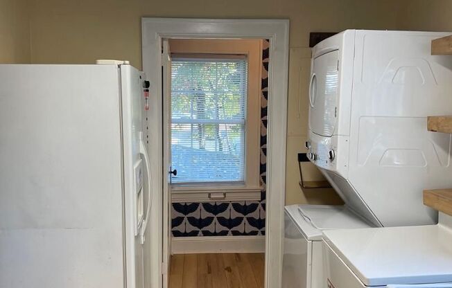 Studio, 1 bath, $1,175, Unit UNIT A