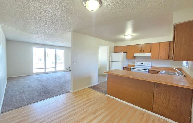 $1,850 - 3 Bed / 2 Bath Bright and Spacious Duplex in Spokane Valley