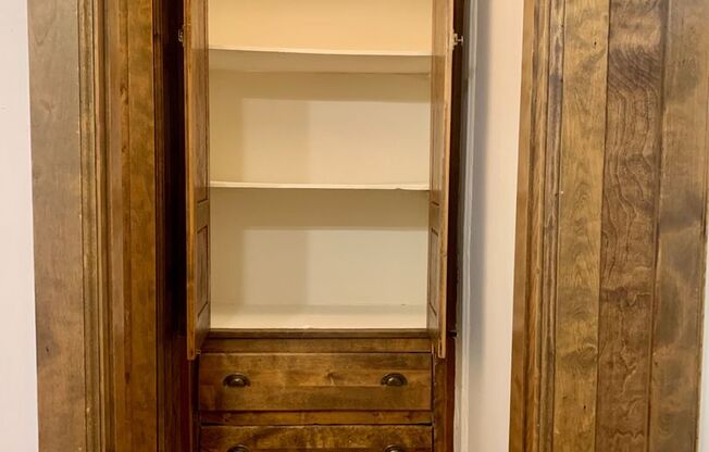 Studio, 1 bath, 300 sqft, $1,335, Unit 530-214