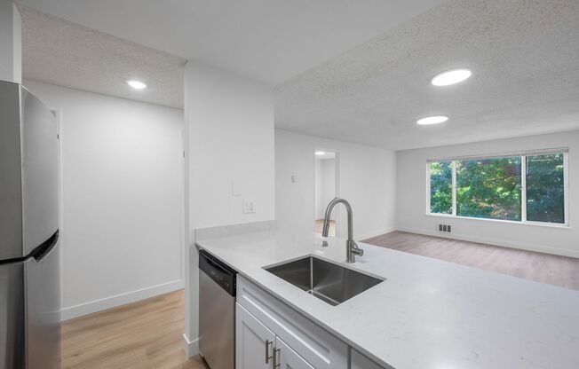 2 beds, 1 bath, 815 sqft, $2,085, Unit 308