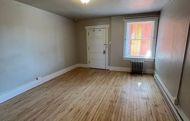 Studio, 1 bath, 400 sqft, $1,350, Unit L