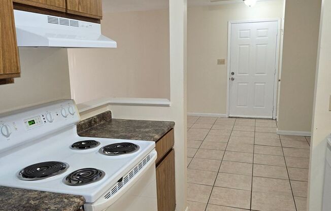 2 beds, 1 bath, $1,250, Unit Apt 25