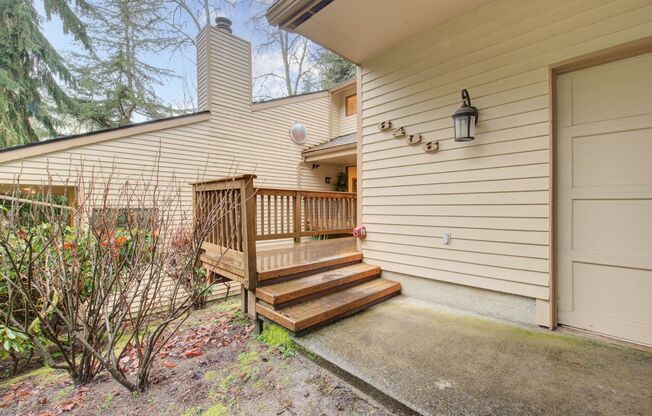 3 beds, 2.5 baths, $3,700