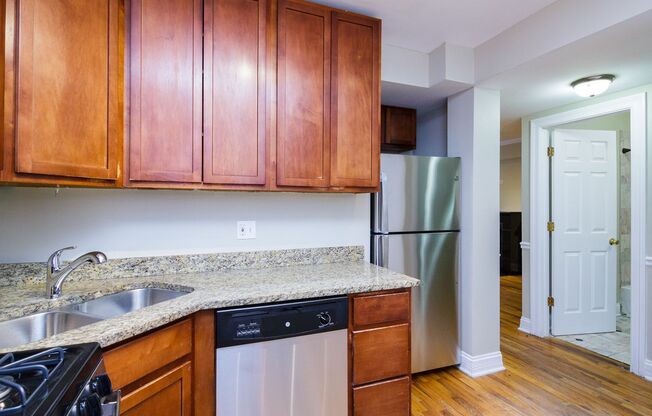 2 beds, 2 baths, $1,900, Unit 1638-2N