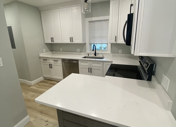 1 bed, 1 bath, 1,000 sqft, $2,400, Unit 2