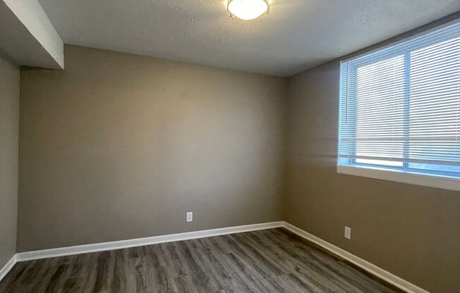 3 beds, 1 bath, $1,600