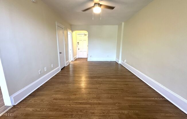 Studio, 1 bath, 450 sqft, $1,045, Unit Apt 407