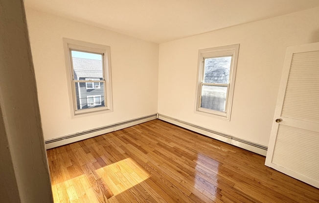 2 beds, 1 bath, $2,650, Unit 3