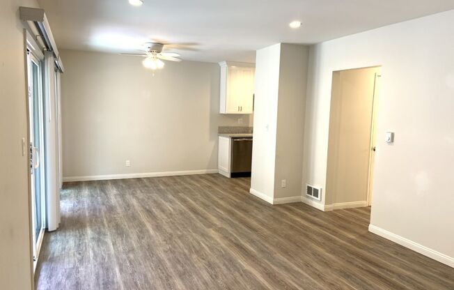 2 beds, 1 bath, 725 sqft, $2,500, Unit B