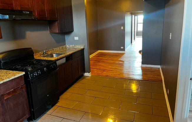 6641-43 S. Marquette