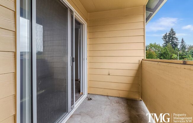 2 beds, 2 baths, 912 sqft, $1,595, Unit 02