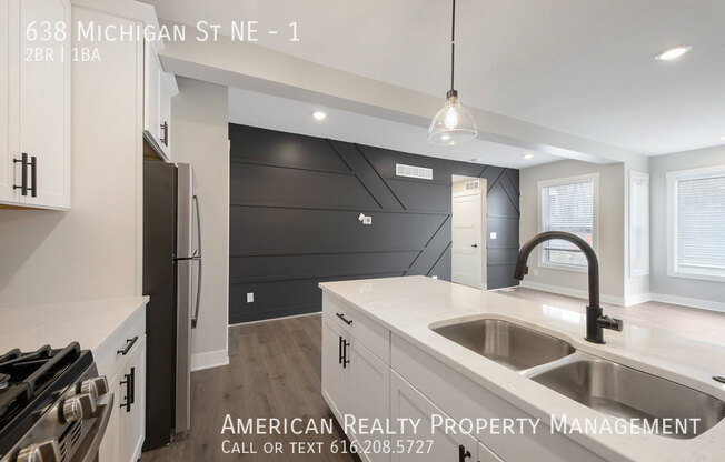 638 MICHIGAN ST NE