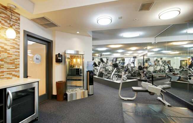 Fitness center at Burton, Los Angeles, 90048