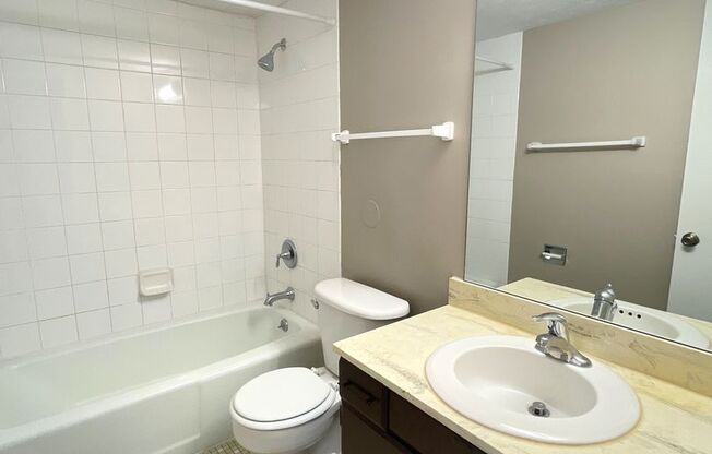 1 bed, 1 bath, 780 sqft, $979, Unit 067