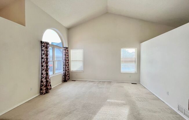 Spacious 4 Bedroom with Finished Basement in Fairfax at Briargate