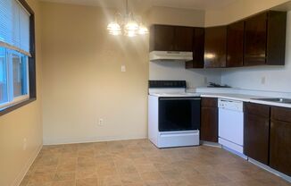 2 beds, 1 bath, 800 sqft, $1,195, Unit #5