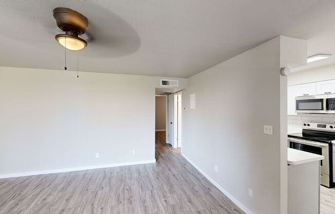2 beds, 1 bath, 825 sqft, $1,095, Unit 116