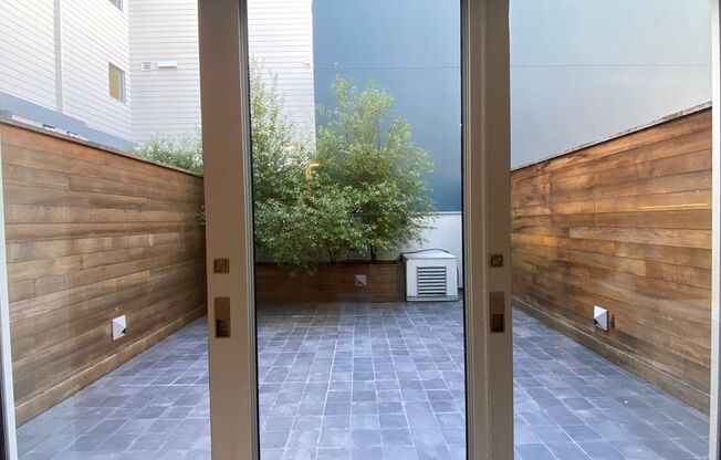 Studio, 1 bath, 384 sqft, $2,195, Unit 25