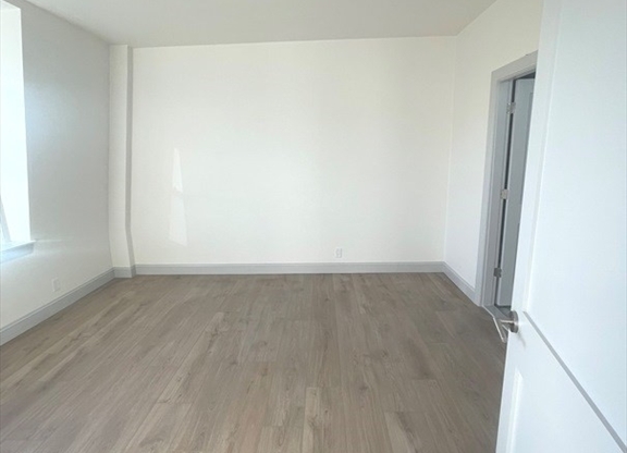 4 beds, 2 baths, 1,600 sqft, $7,995, Unit 701