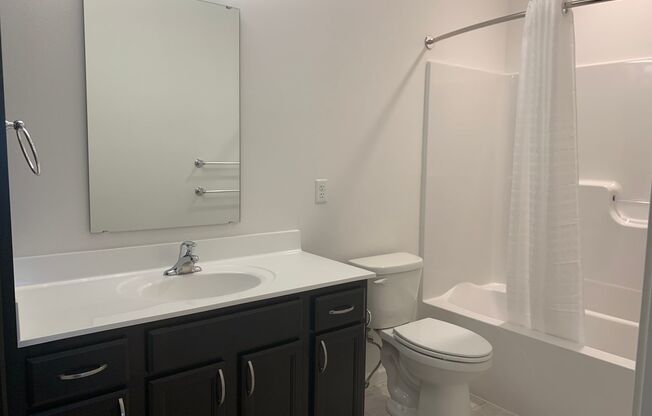 3 beds, 2 baths, 1,344 sqft, $1,665, Unit 226