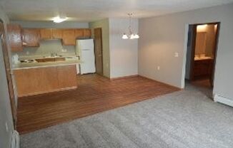 2 beds, 1 bath, $1,250, Unit 102