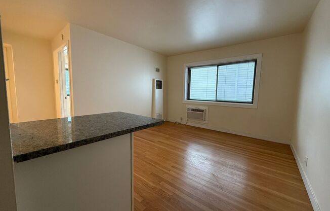 1639 Farwell