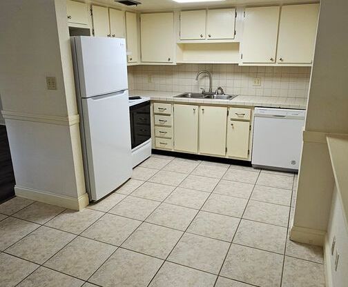 2 beds, 2 baths, $1,500