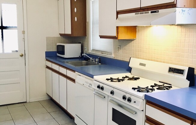 For Rent: Modern Urban Living at 1020 Light St,