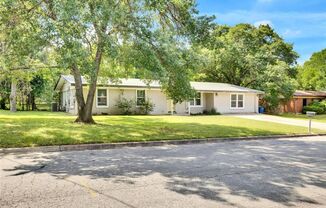 4 Bed / 3 Bath Single Story in North Austin