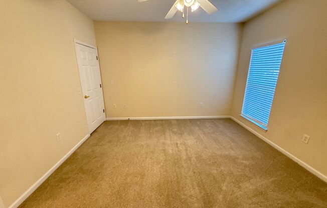 2 beds, 2 baths, $1,300, Unit 2104 Claridge Dr