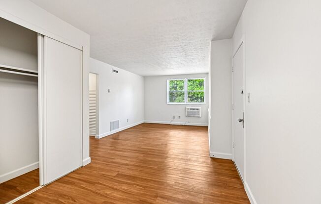 2 beds, 1 bath, 665 sqft, $950, Unit 1732P