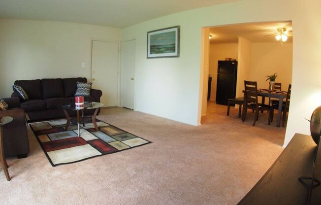 2 beds, 1 bath, 895 sqft, $1,330, Unit 201-B