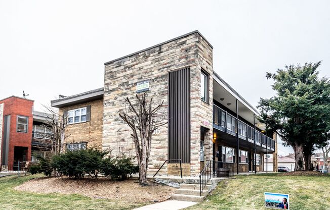 5015 W Jackson