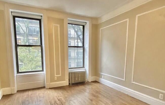 509 E 81 ST