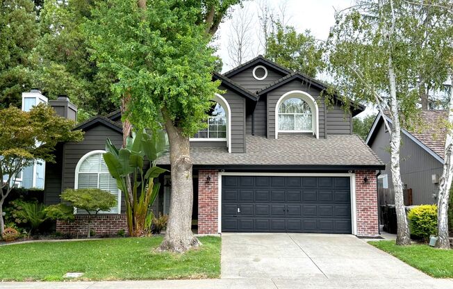 MUST SEE! Beautiful Fully Renovated 3 Bed 3 Bath!