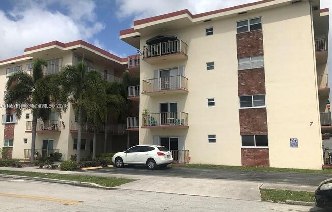 1747 Rodman St Apt 210