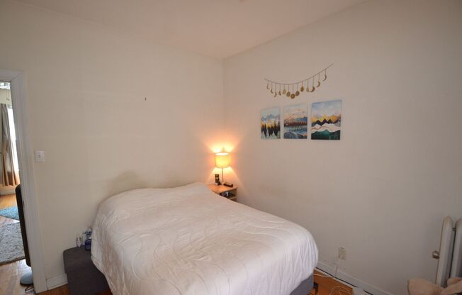 1 bed, 1 bath, 850 sqft, $1,700, Unit 1942-5