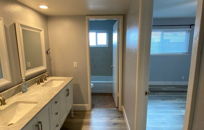 2 beds, 1 bath, 700 sqft, $1,850, Unit 4