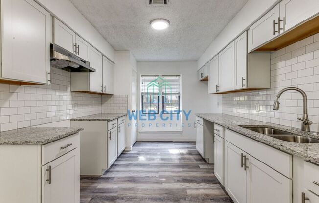 212 HARRIS DR