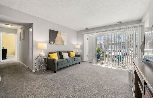 2 beds, 1 bath, 988 sqft, $1,199, Unit 545-201