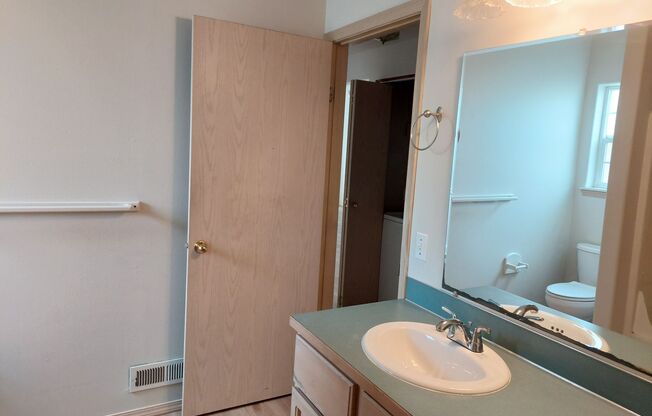 2 beds, 1 bath, $2,000