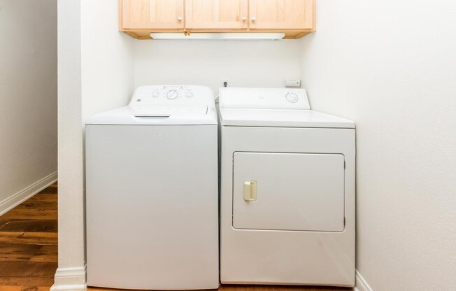 3 beds, 2 baths, $3,095, Unit 04