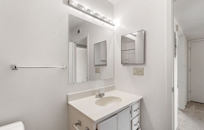 2 beds, 1 bath, 960 sqft, $1,350, Unit 199-8