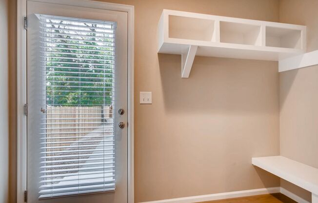 Spacious 5 BED Home for Lease