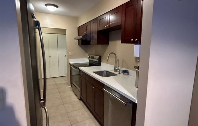 Fantastic 2 Bed 2 Bath Condo in the U District