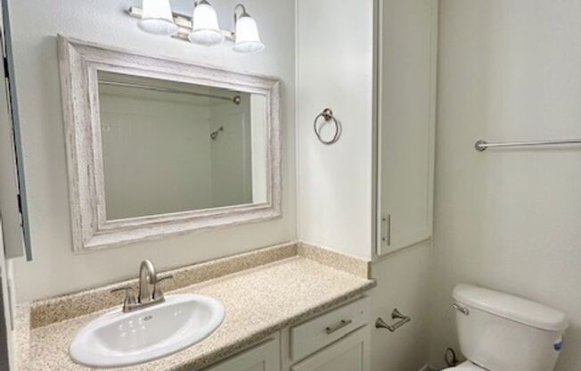 2 beds, 2 baths, 900 sqft, $1,795, Unit 26