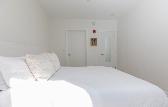 2 beds, 2 baths, 1,033 sqft, $5,250, Unit 209